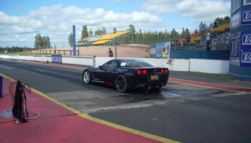 Corvette C6 Drag race